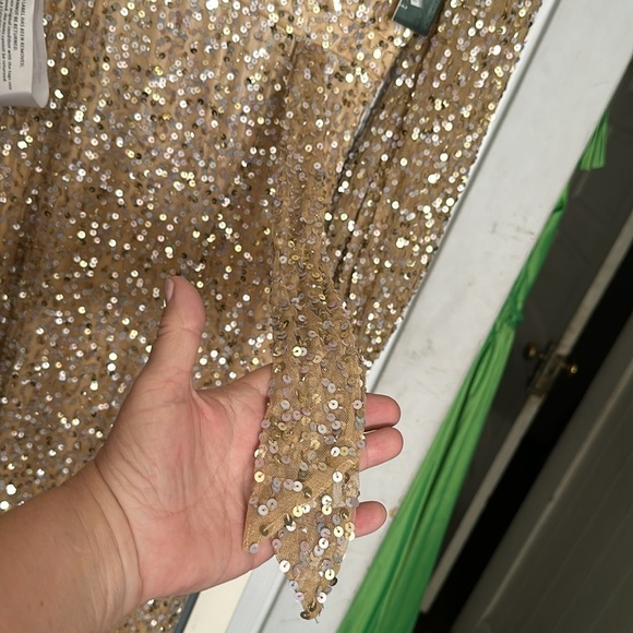 (341) ❤️ BNWT MAC DUGGAL LONG SEQUIN GOWN #5213 SHIMMERING GOLD - Picture 11 of 11